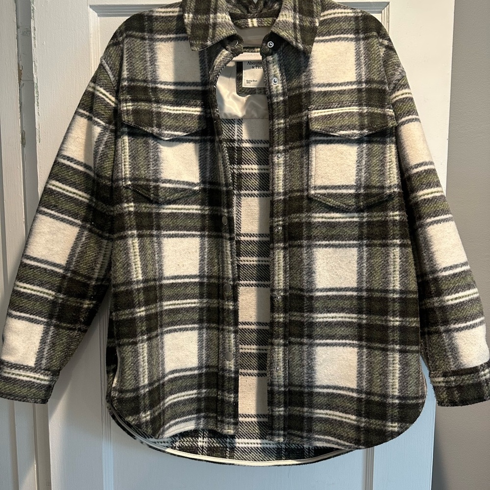 Abercrombie Women’s Heavyweight Padded Plaid Shirt Jacket